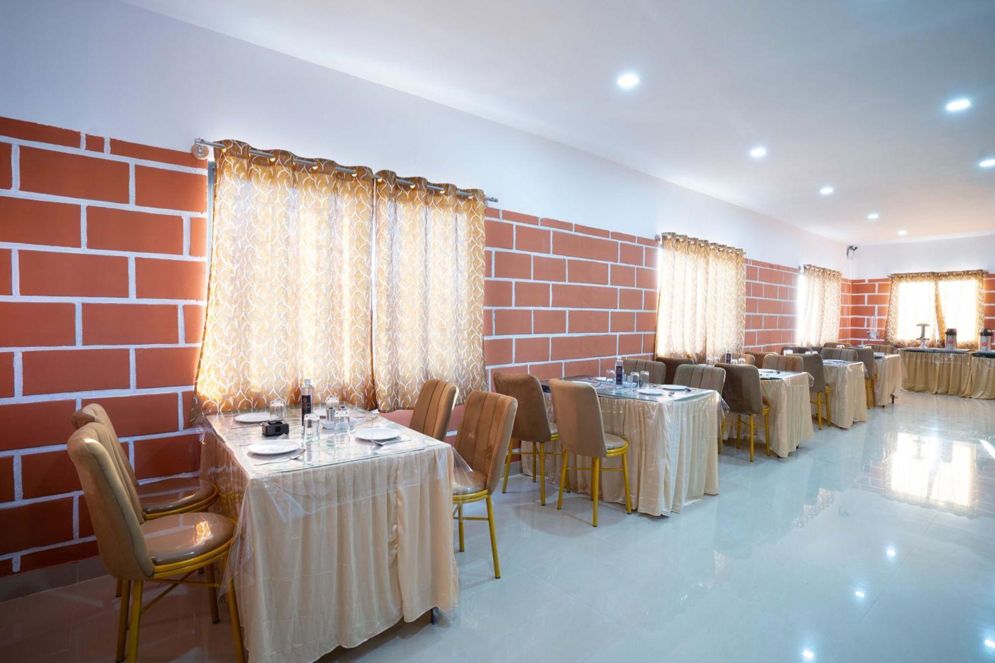 Treebo Galaxy Kings Suites, Hebbal บังกาลอร์ ภายนอก รูปภาพ