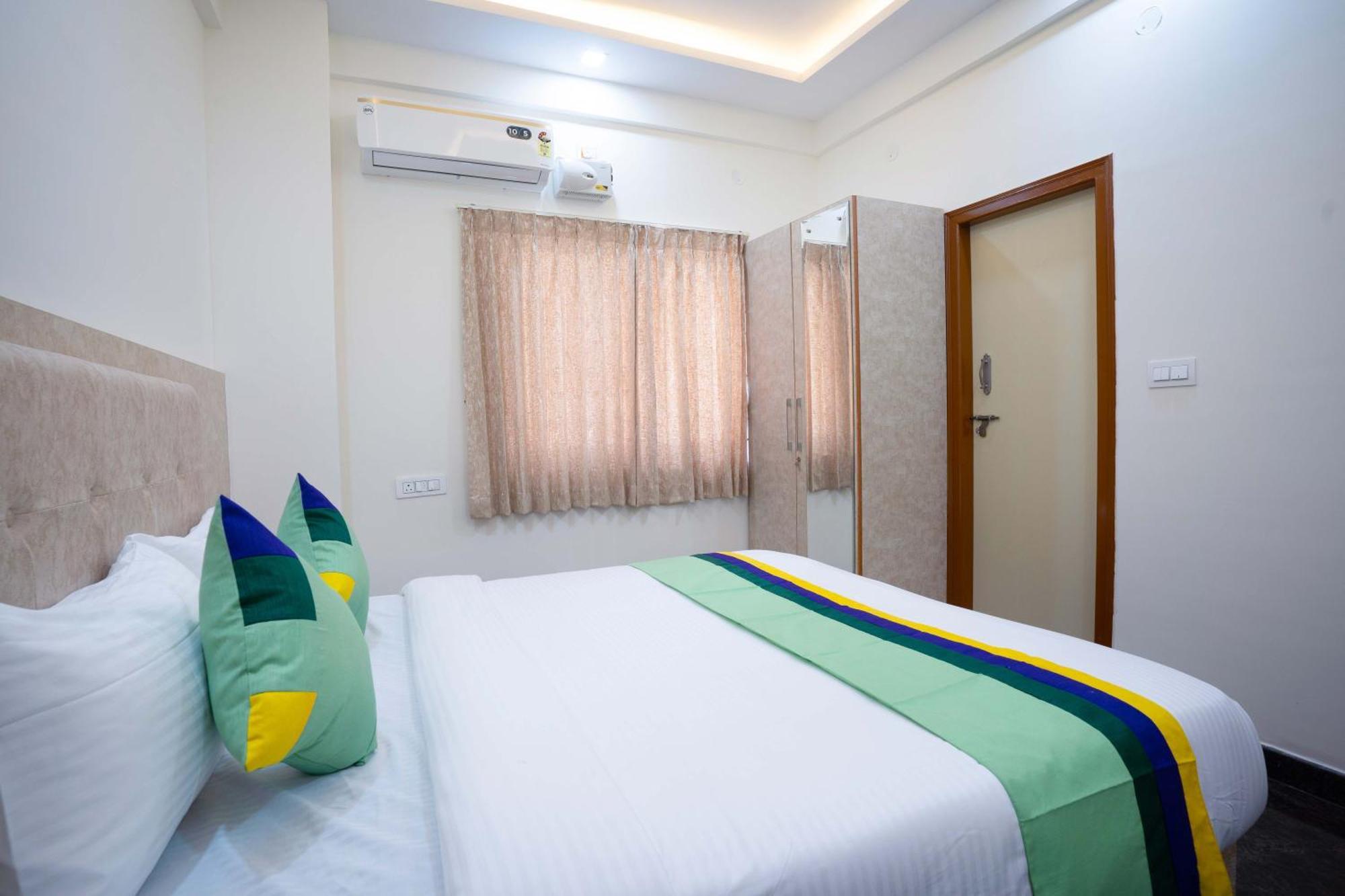 Treebo Galaxy Kings Suites, Hebbal บังกาลอร์ ภายนอก รูปภาพ