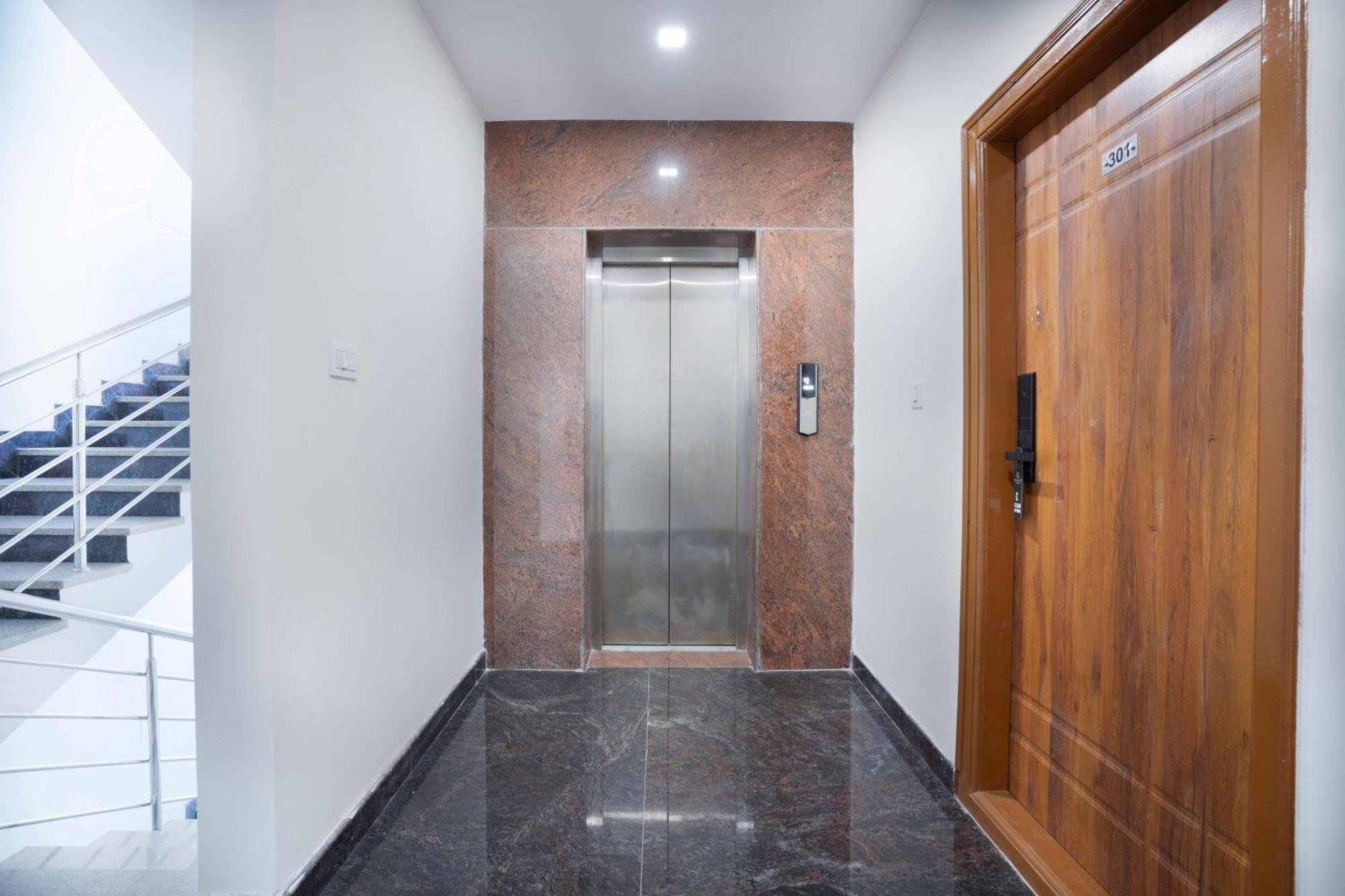 Treebo Galaxy Kings Suites, Hebbal บังกาลอร์ ภายนอก รูปภาพ