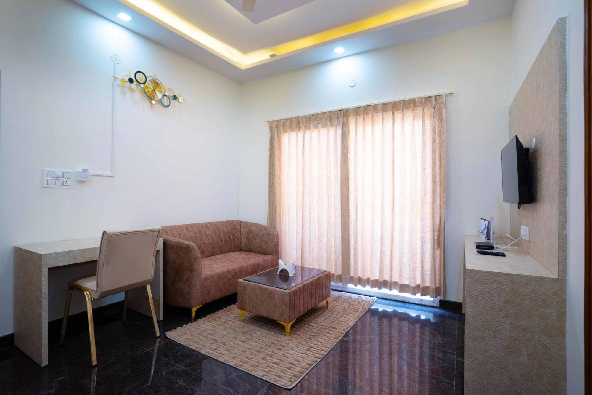 Treebo Galaxy Kings Suites, Hebbal บังกาลอร์ ภายนอก รูปภาพ